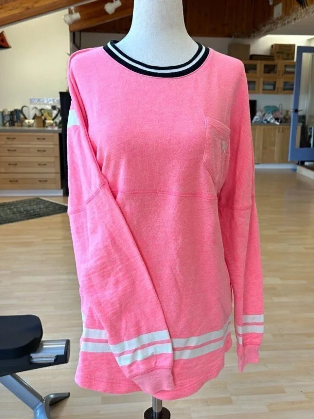 PINK Victoria’s Secret Pullover Top – Barbie Pink – XS (Oversized Fit) 🔥